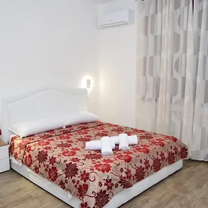 https://casa-aisha-train-station.hotelinveneto.com